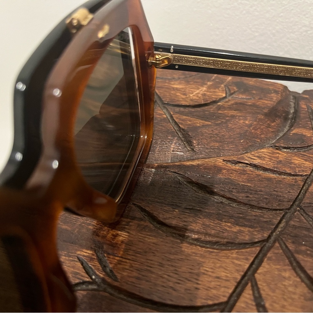 Gucci Tortoise Clear Square Frames with Black Flip-Up Sunglasses - Picture 9 of 11